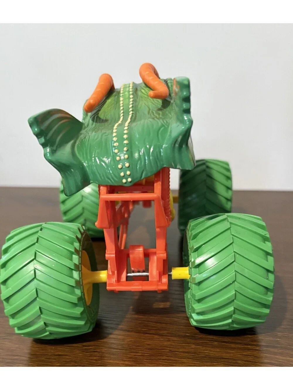 Monster Jam Official Dragon Monster Truck 1:24 Scale Green Orange Yellow